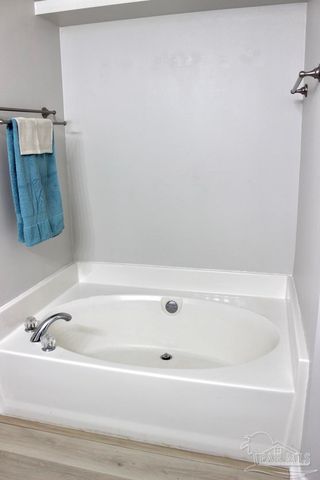 5129 Goshawk Dr, Milton, FL 32570