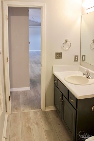 5129 Goshawk Dr, Milton, FL 32570