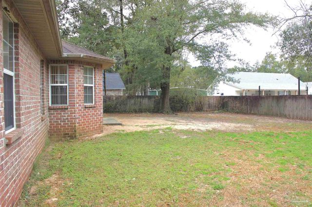 5129 Goshawk Dr, Milton, FL 32570