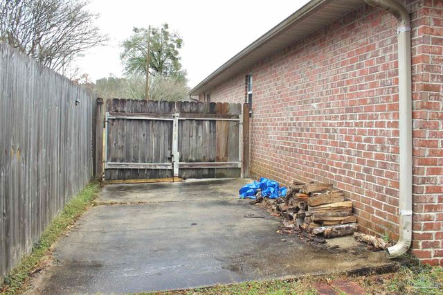 5129 Goshawk Dr, Milton, FL 32570