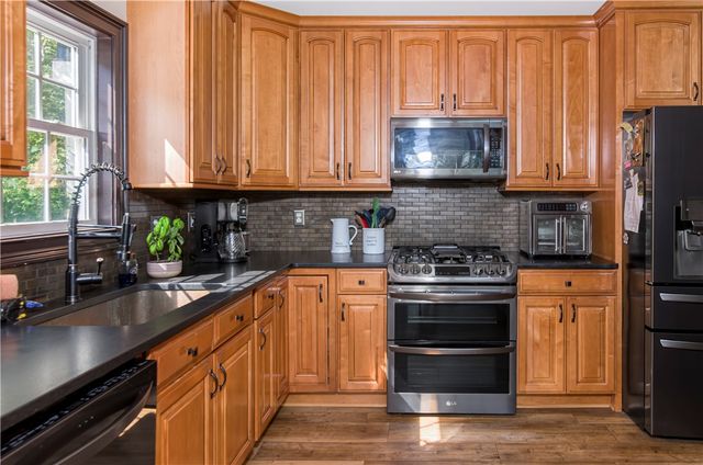 122 Fair Haven Court, Seneca, SC 29672