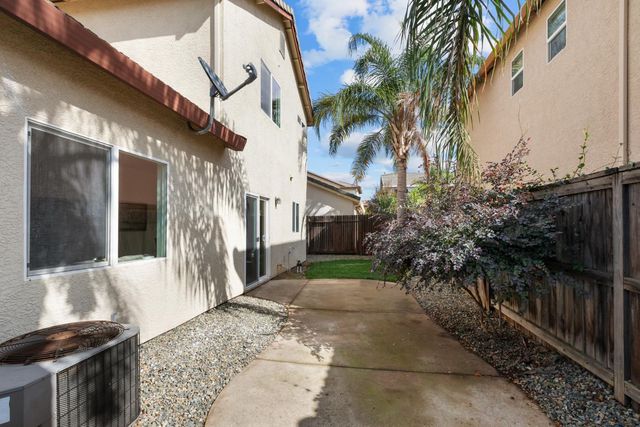 1499 Loon Lake St, Roseville, CA 95747