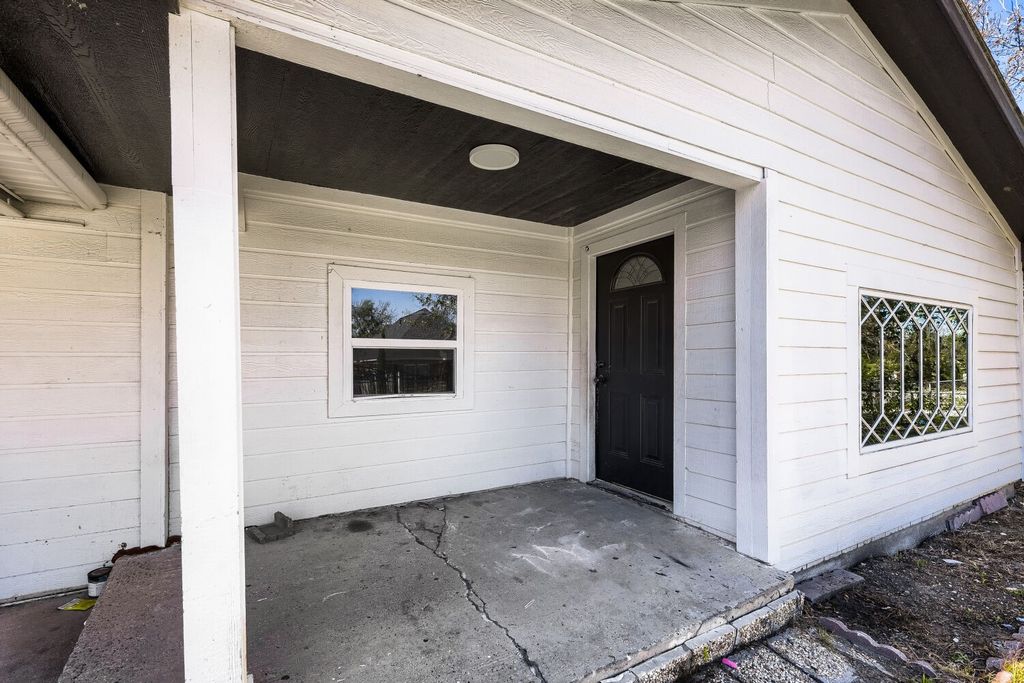 3508 Livingston Avenue, Fort Worth, TX 76110 — photo 4