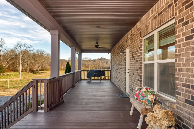 2564 New Highway 7, Santa Fe, TN 38482