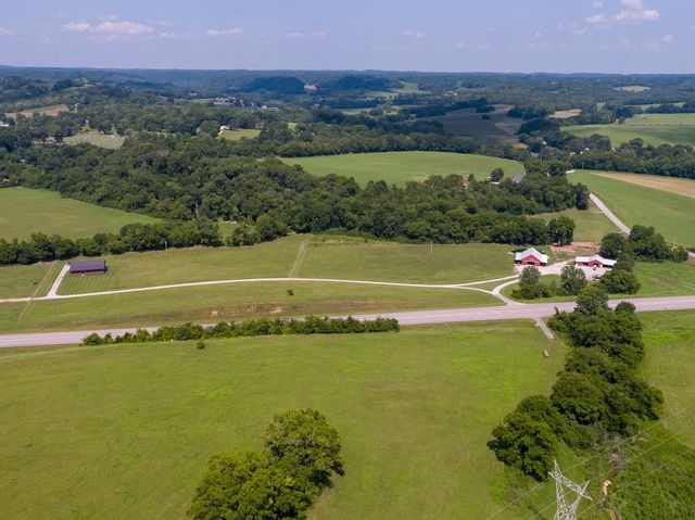 2564 New Highway 7, Santa Fe, TN 38482