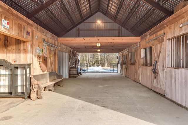 2564 New Highway 7, Santa Fe, TN 38482