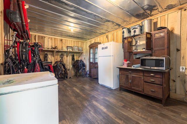 2564 New Highway 7, Santa Fe, TN 38482