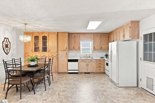 109 E Street, Williamston, SC 29697