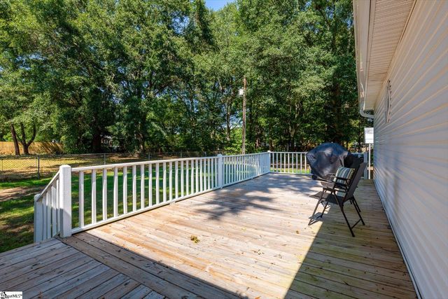 109 E Street, Williamston, SC 29697