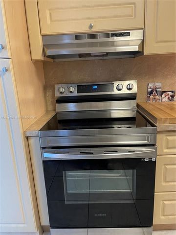 2841 NE 163rd Street 703, North Miami Beach, FL 33160