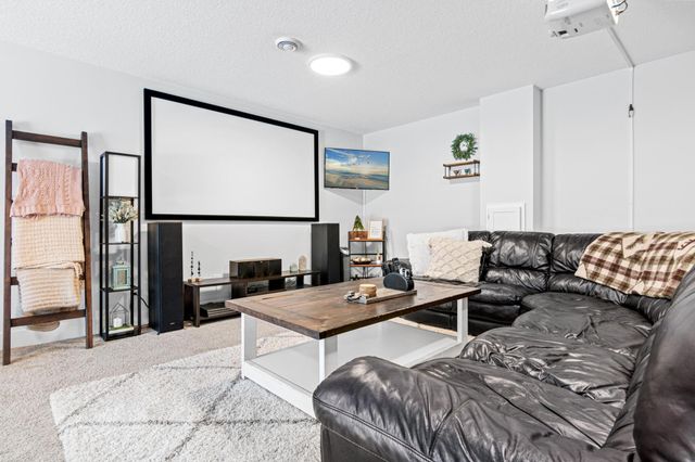 3255 Indiana Avenue N, Robbinsdale, MN 55422