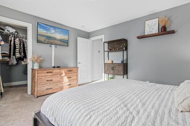 3255 Indiana Avenue N, Robbinsdale, MN 55422