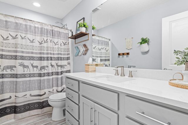 3255 Indiana Avenue N, Robbinsdale, MN 55422