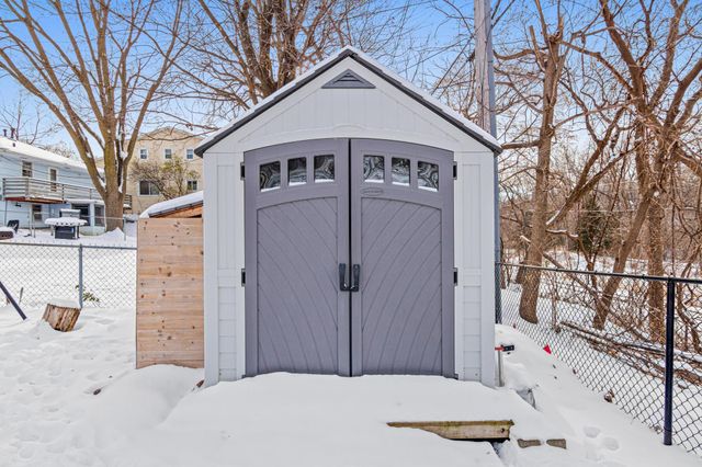 3255 Indiana Avenue N, Robbinsdale, MN 55422