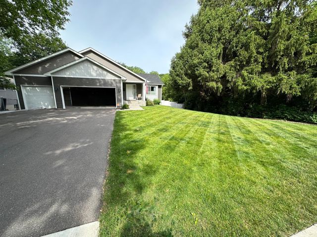 3255 Indiana Avenue N, Robbinsdale, MN 55422