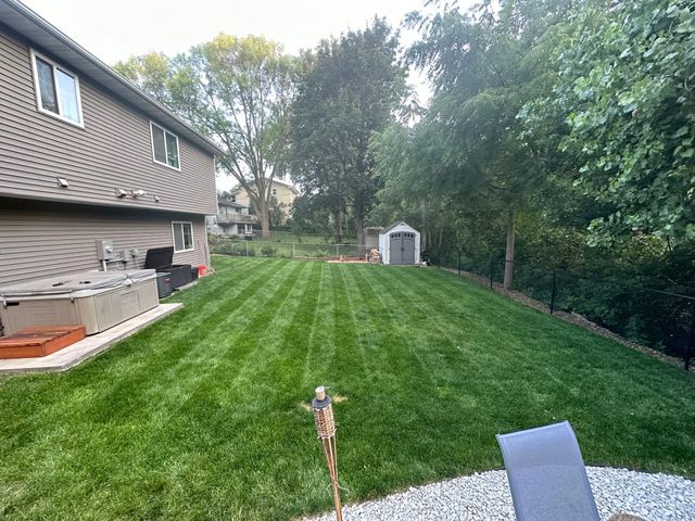 3255 Indiana Avenue N, Robbinsdale, MN 55422