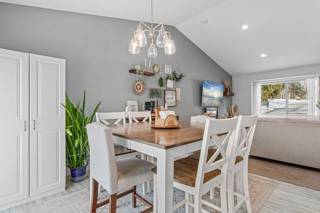 3255 Indiana Avenue N, Robbinsdale, MN 55422