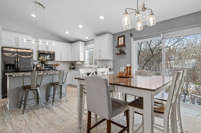 3255 Indiana Avenue N, Robbinsdale, MN 55422