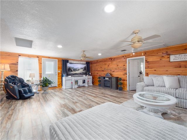 2075 Sylvia Lane, Waycross, GA 31503