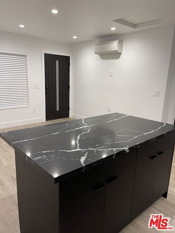 9504 Gothic Avenue, North Hills (los Angeles), CA 91343