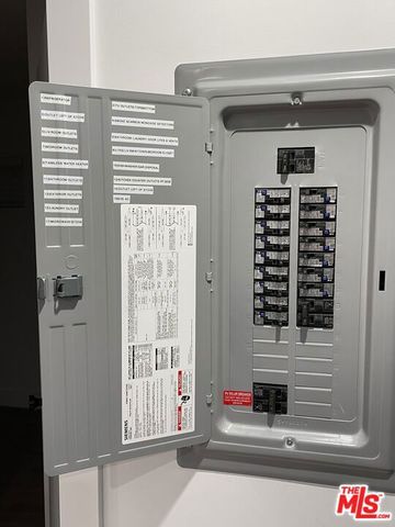 9504 Gothic Avenue, North Hills (los Angeles), CA 91343