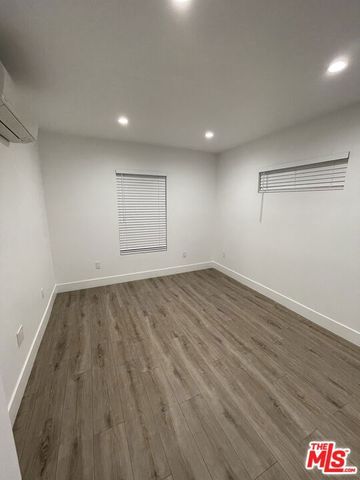 9504 Gothic Avenue, North Hills (los Angeles), CA 91343