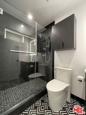 9504 Gothic Avenue, North Hills (los Angeles), CA 91343