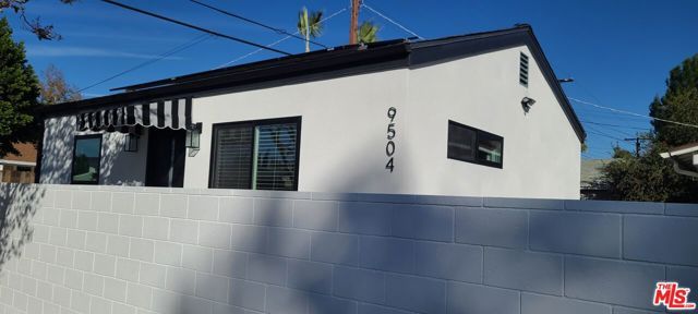 9504 Gothic Avenue, North Hills (los Angeles), CA 91343