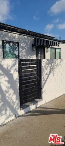 9504 Gothic Avenue, North Hills (los Angeles), CA 91343