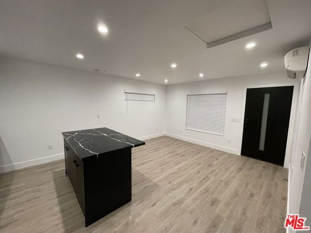 9504 Gothic Avenue, North Hills (los Angeles), CA 91343