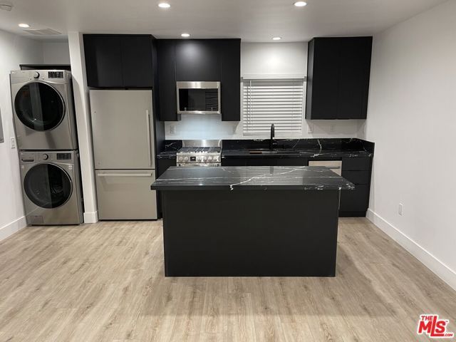 9504 Gothic Avenue, North Hills (los Angeles), CA 91343