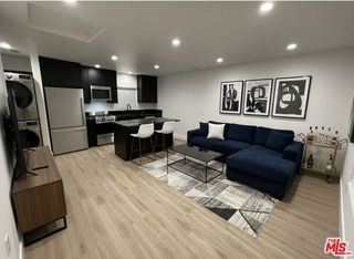 9504 Gothic Avenue, North Hills (los Angeles), CA 91343