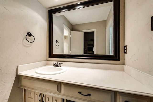 2500 Glenhaven Drive, Plano, TX 75023