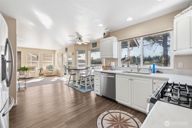 385 Eagle Nest Court SE, Ocean Shores, WA 98569