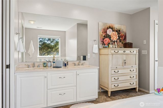 385 Eagle Nest Court SE, Ocean Shores, WA 98569