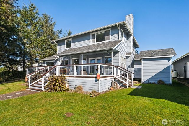 385 Eagle Nest Court SE, Ocean Shores, WA 98569
