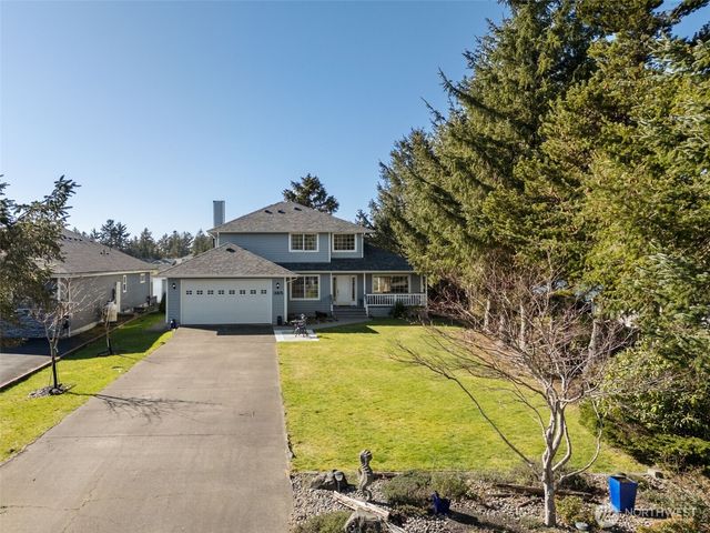 385 Eagle Nest Court SE, Ocean Shores, WA 98569