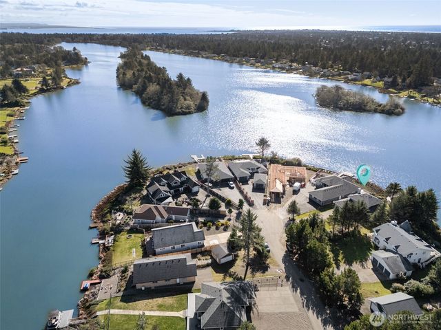 385 Eagle Nest Court SE, Ocean Shores, WA 98569