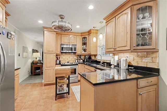 2478 Brookhurst Drive, Atlanta, GA 30338