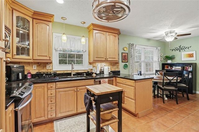 2478 Brookhurst Drive, Atlanta, GA 30338