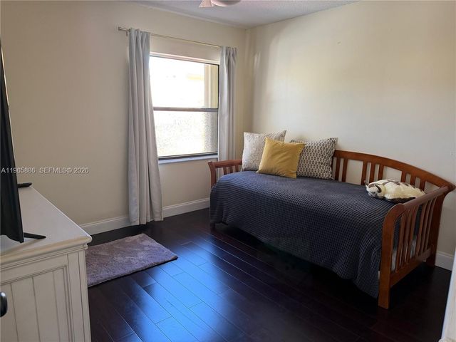 2925 E Aviary Dr, Cooper City, FL 33026