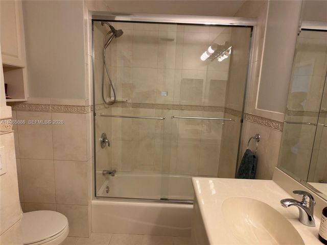 2925 E Aviary Dr, Cooper City, FL 33026