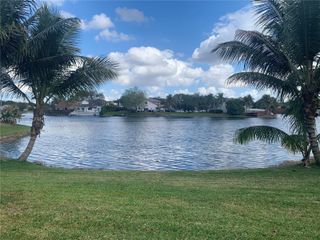 2925 E Aviary Dr, Cooper City, FL 33026