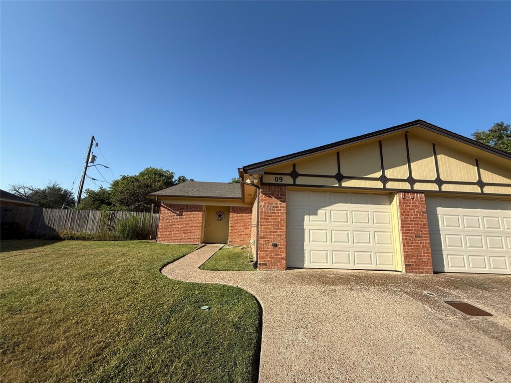 11909 Metmora Court, Fort Worth, TX 76008