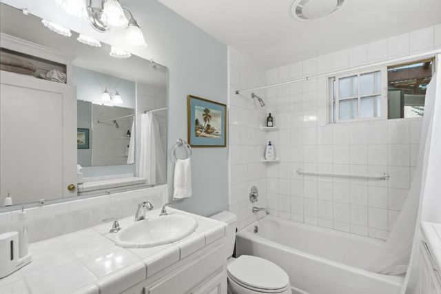 768 Elm Street, San Carlos, CA 94070