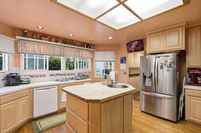 768 Elm Street, San Carlos, CA 94070