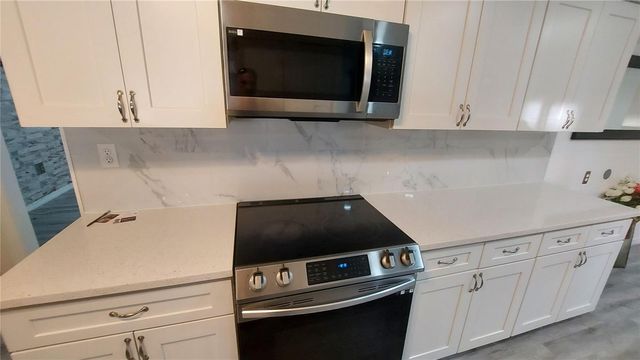 1205 HACIENDA DRIVE, Sun City Center, FL 33573