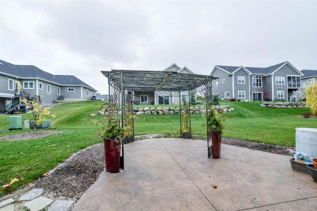 6586 Wolf Hollow Road, Windsor, WI 53598