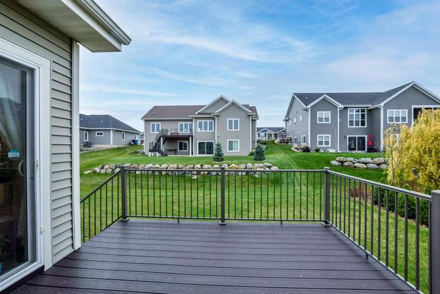 6586 Wolf Hollow Road, Windsor, WI 53598