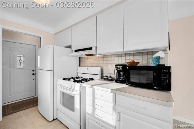 13015 Walter Avenue, Warren, MI 48088